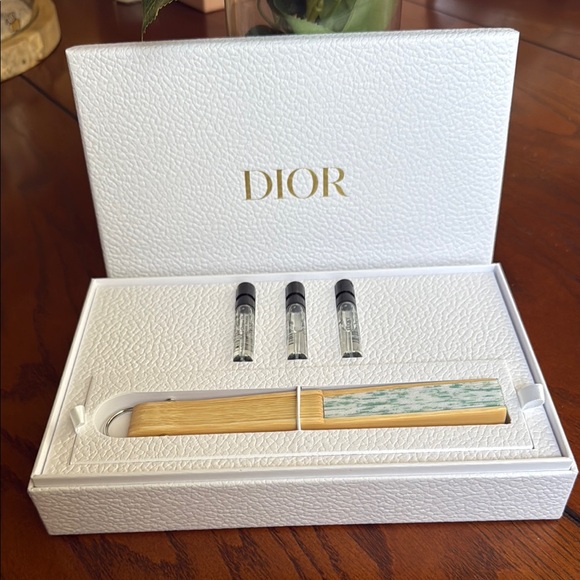 Dior Fan with Green and Cream Floral Design - Picture 1 of 3